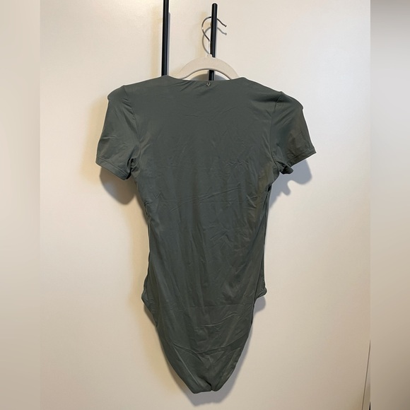 Victoria’s Secret featherweight bodysuit NEW - Picture 2 of 4